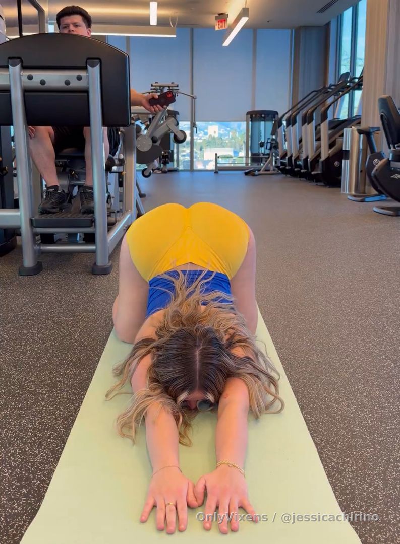 He told me he couldn’t concentrate on his work out so I took him to the Sauna Room 🍑💦🔥