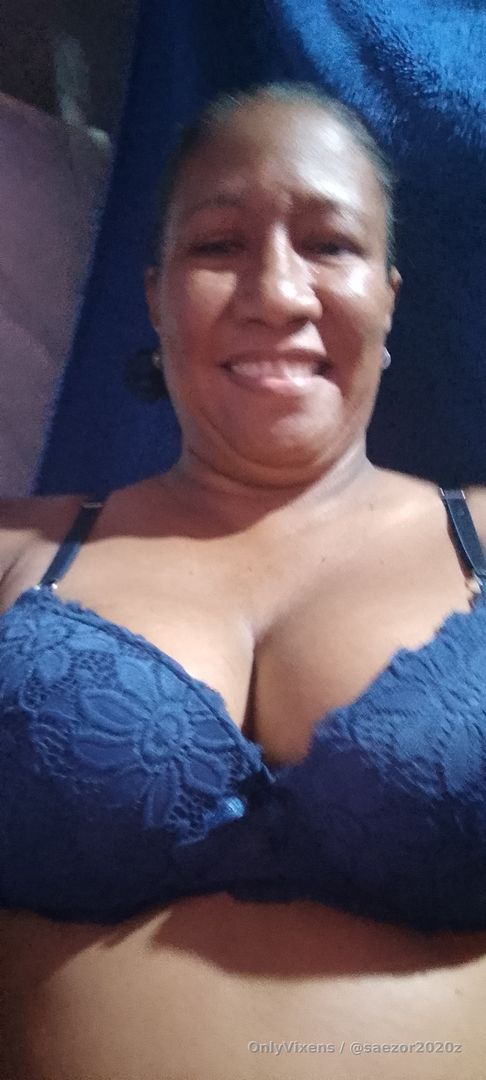 Estoy caliente esperando que me escribas y cuadremos algo