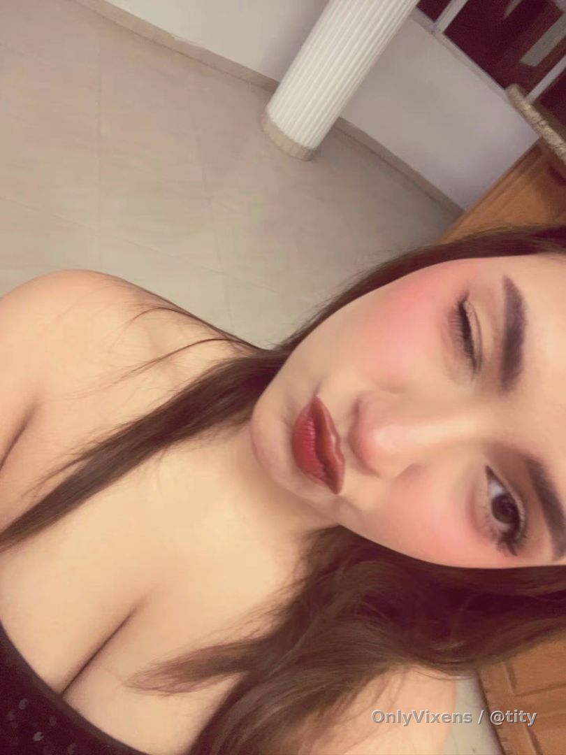 Envíame al privado para divertirnos 😜🤭😈