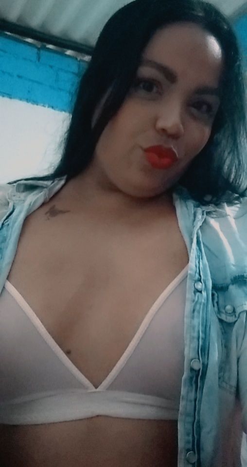 Escríbeme estoy aburrida....😈🔥🍆