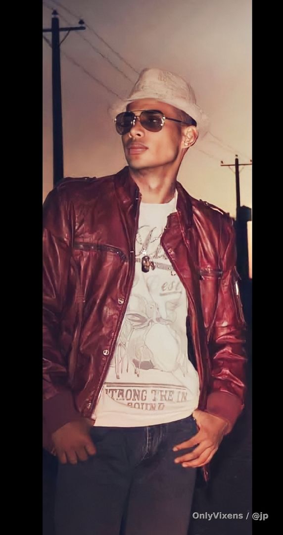 Escribeme y hablamos me gustaría conocerte ☺️😈😎