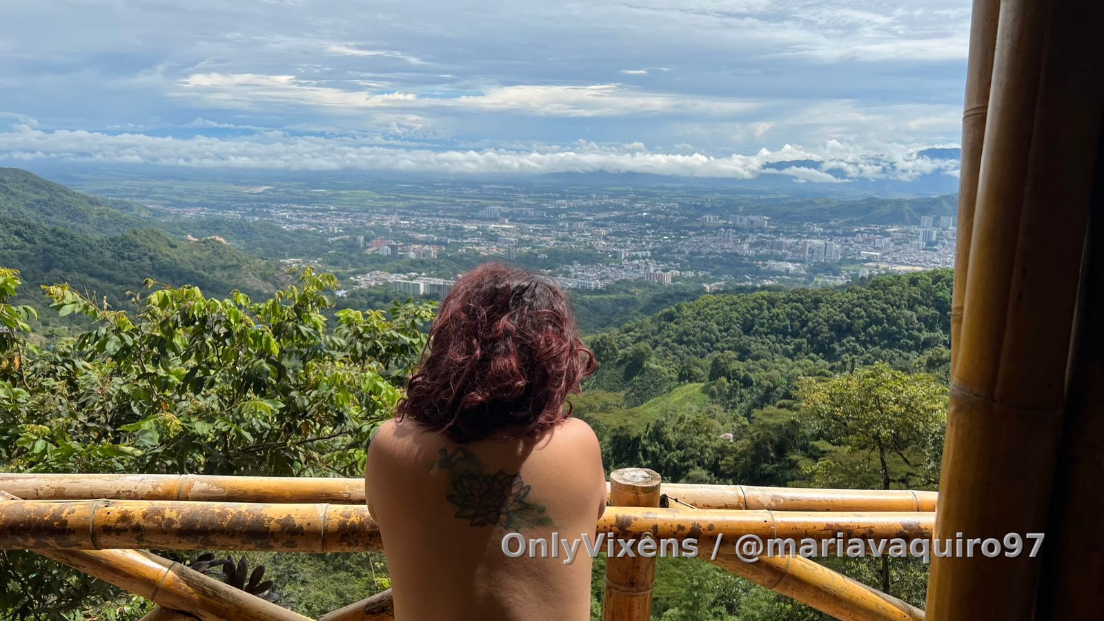 What a beautiful sight. Come and enjoy it together.... and no... I'm not talking about the landscape... I'm talking about myself