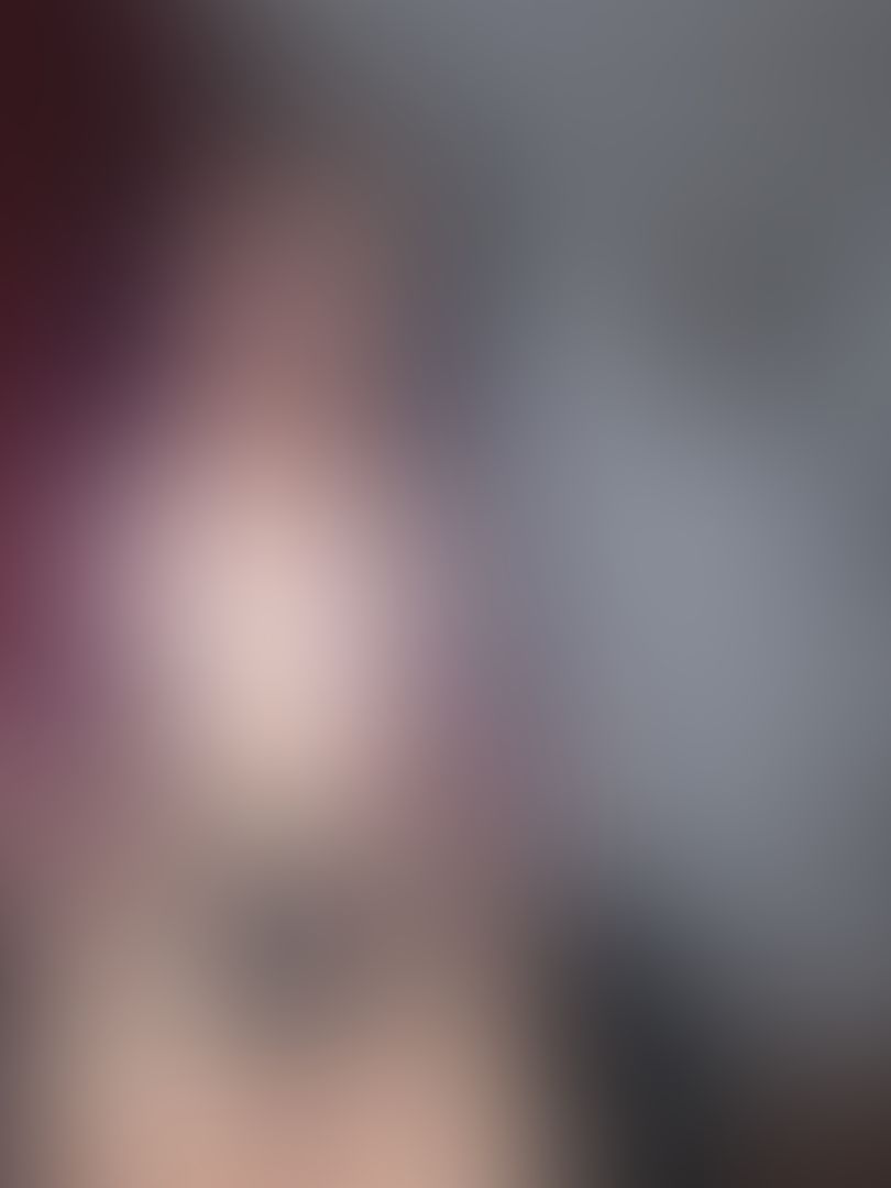 I want you to play with my big tits. 🤭😋
Quiero que juegues con mis grande tetas. 🤭😋