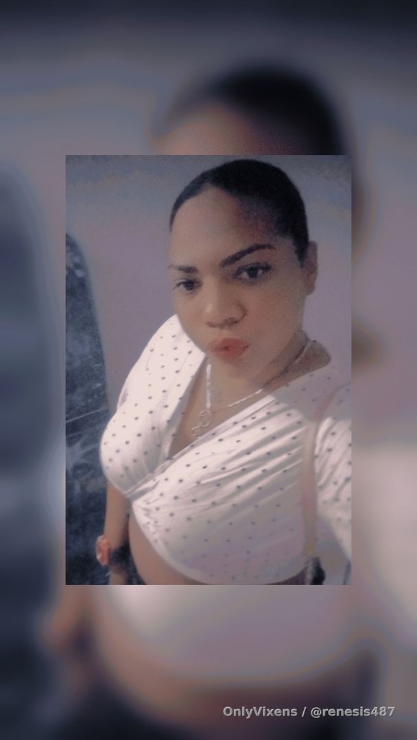 Holis escríbeme al privado y hablamos rico🤤