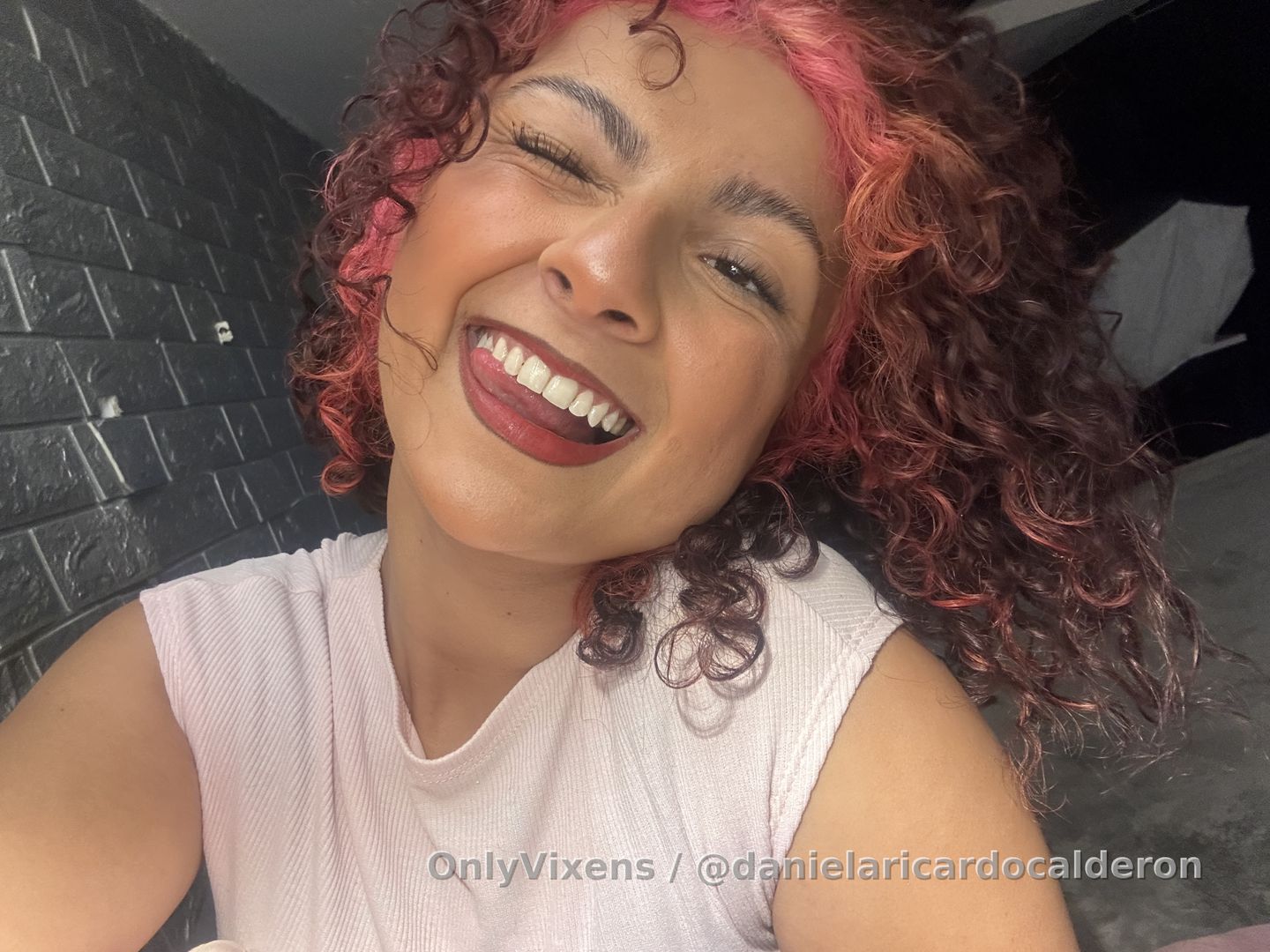 Sígueme para mostrarte un poco más…