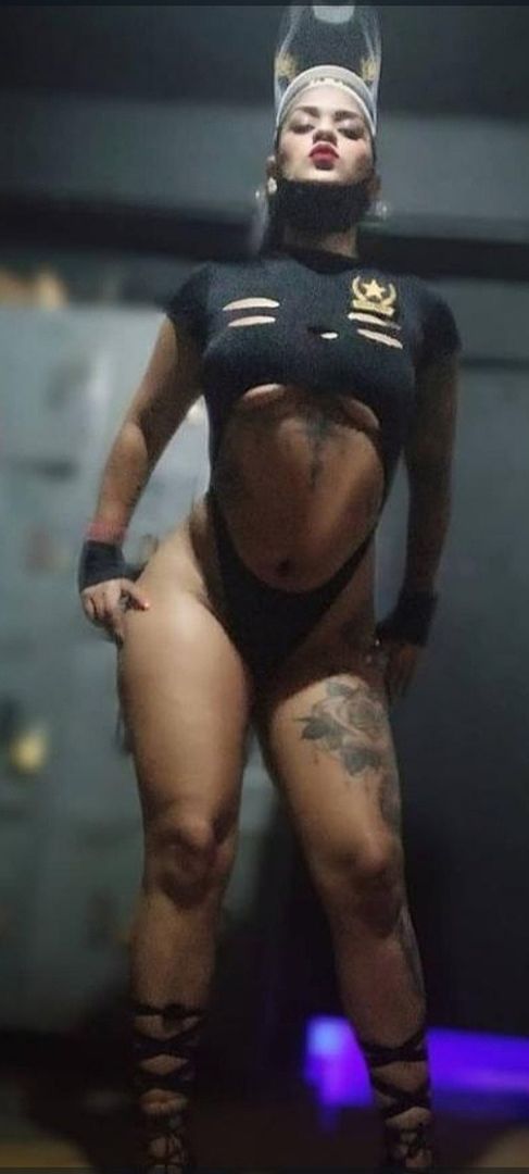 ..Un trozo de cielo con un toque de infierno😈👮🏽‍♀..Suscríbete 🚨

A slice of heaven with a touch of hell 😈👮🏽‍♀..subscribe 🚨
