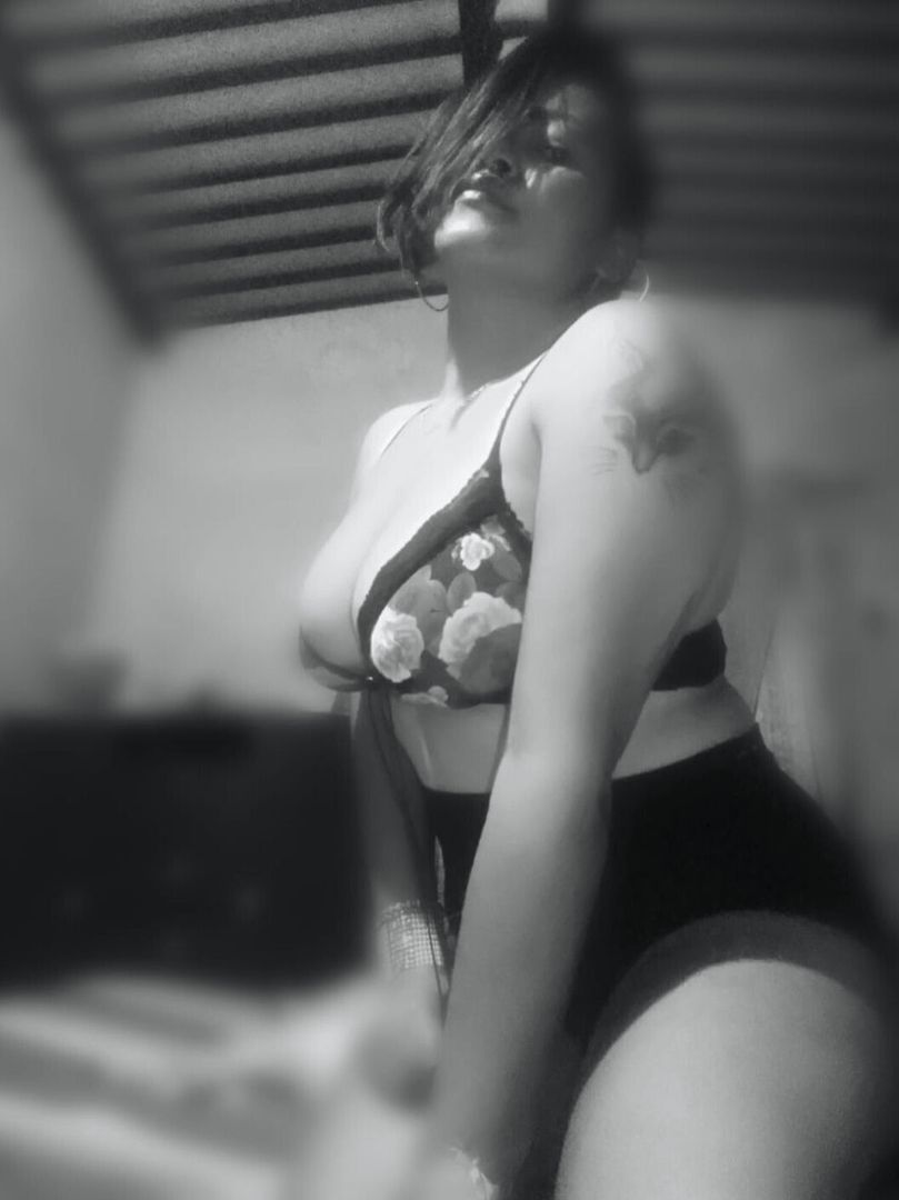 Encantada de la oscuridad 