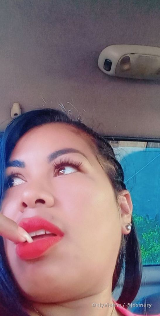 Kien le gustas unos labios así 