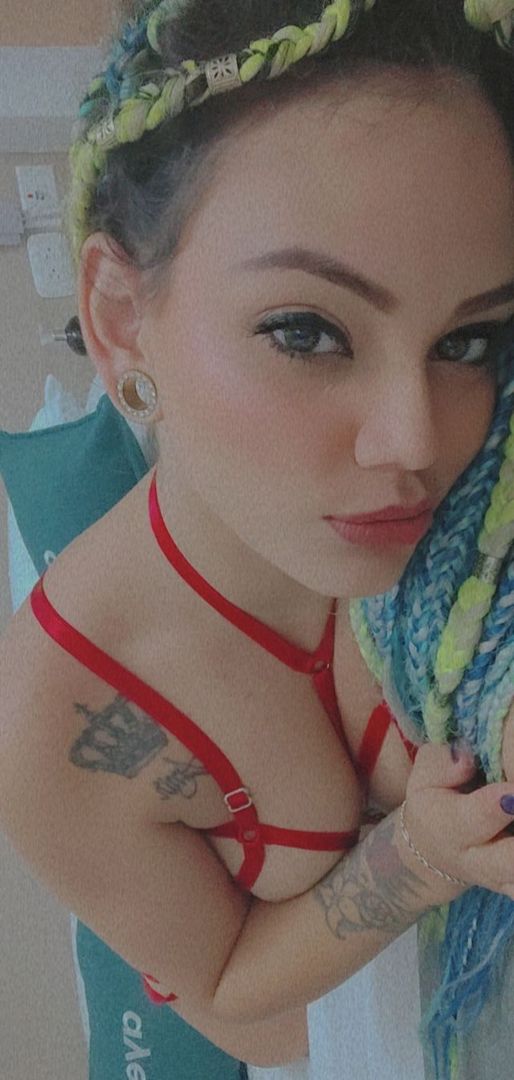 Do you want to make me happy ❤️👑👠?#fendom #find #poetry #paypigswanted #paypig #findom #fetishmodel #beautifull #beautiful #humanatmwanted #humanatm #bdsmespaña #goddess #queen #queenband  #bdsmsubmissive #bdsmbrasil #bdsmcommunity #bdsmdom #bdsmslave #love #feet #feetfetishcommunity👣 #slave #latin #likesforlike #style #slimpink #pink #pig