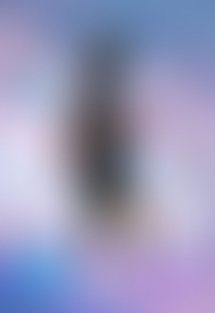 Dejaré que mi lengua recorra tu espalda, que mis besos se tatúen en todos tus lunares y mis manos se adueñen de todo el relieve que se dibuja en tu figura. Seré dueña de todo tu ser y el amo de todo tus pensamientos. Dejaré mis marcas en tu piel y querrás morir cada madrugada en mis brazos 