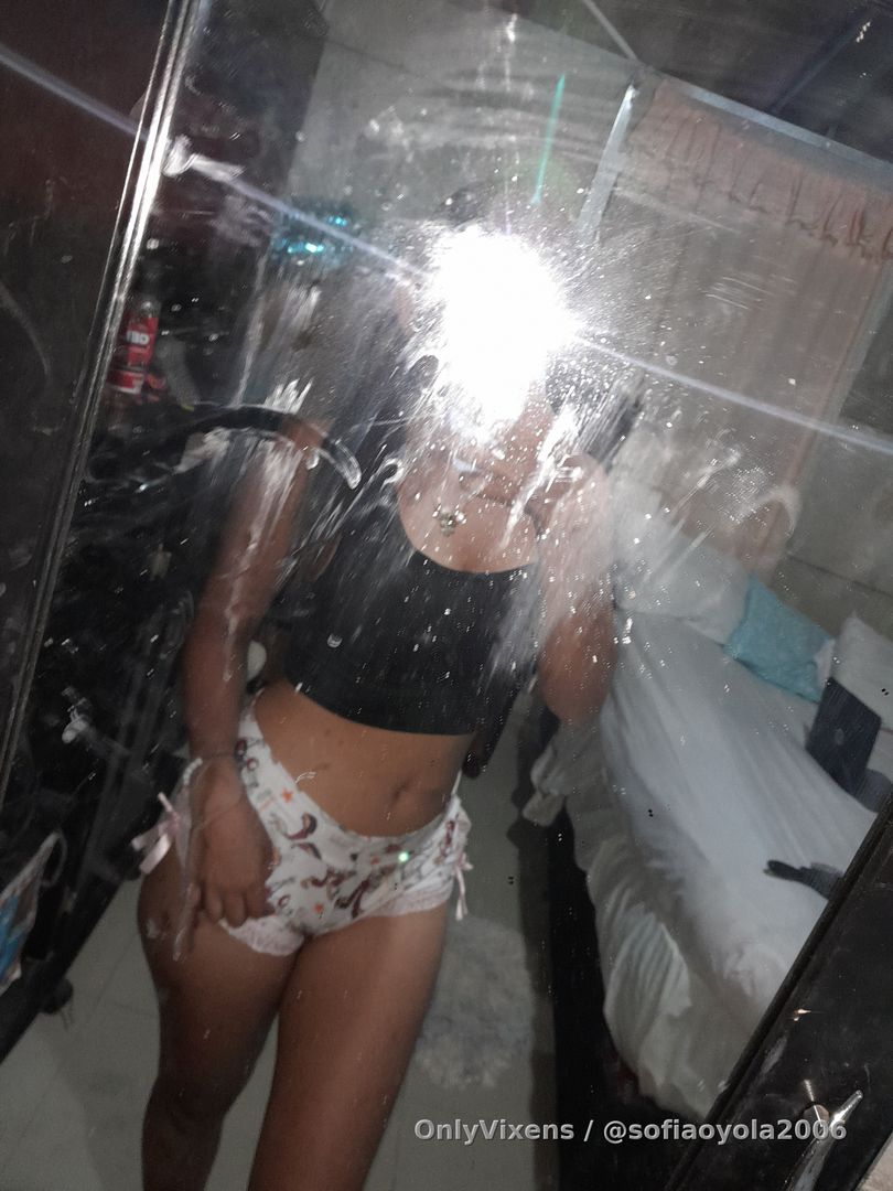 Q mis nalgas te roboten en tu cara. Bb llenamelas de leche q riko😈😈😈😈
