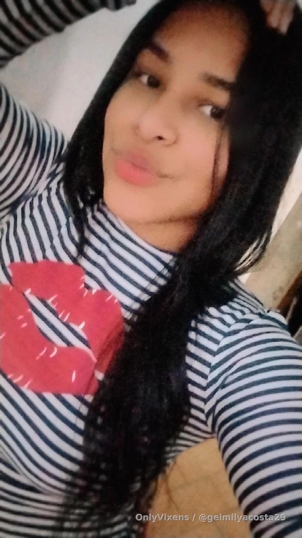 Quieres ver las mejores fotos 📷 🥰 de esta linda angelita 😇 suscribete y conversamos ☝️💦🍑