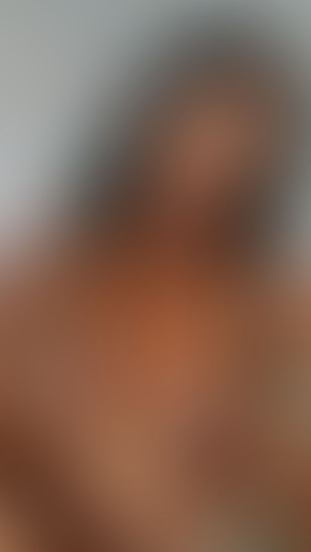 Recién depiladita 😈 y brillo cita como te gusta😈🔥