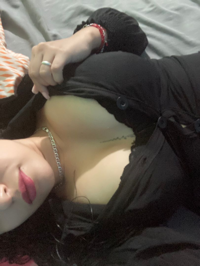 Hola amores espero le guste mi contenido si quiere ver más me escriben los estaré leyendo a todos mis corazones 😍😍 que tenga una linda tarde 🥰🥰