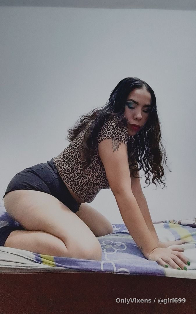 ¿Quieres ver más? Escríbeme soy una mujer de fuego. 🔥