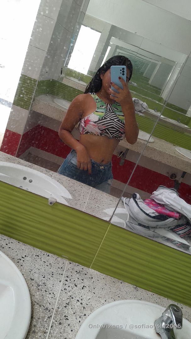 Ven y te doy mis tetas bb