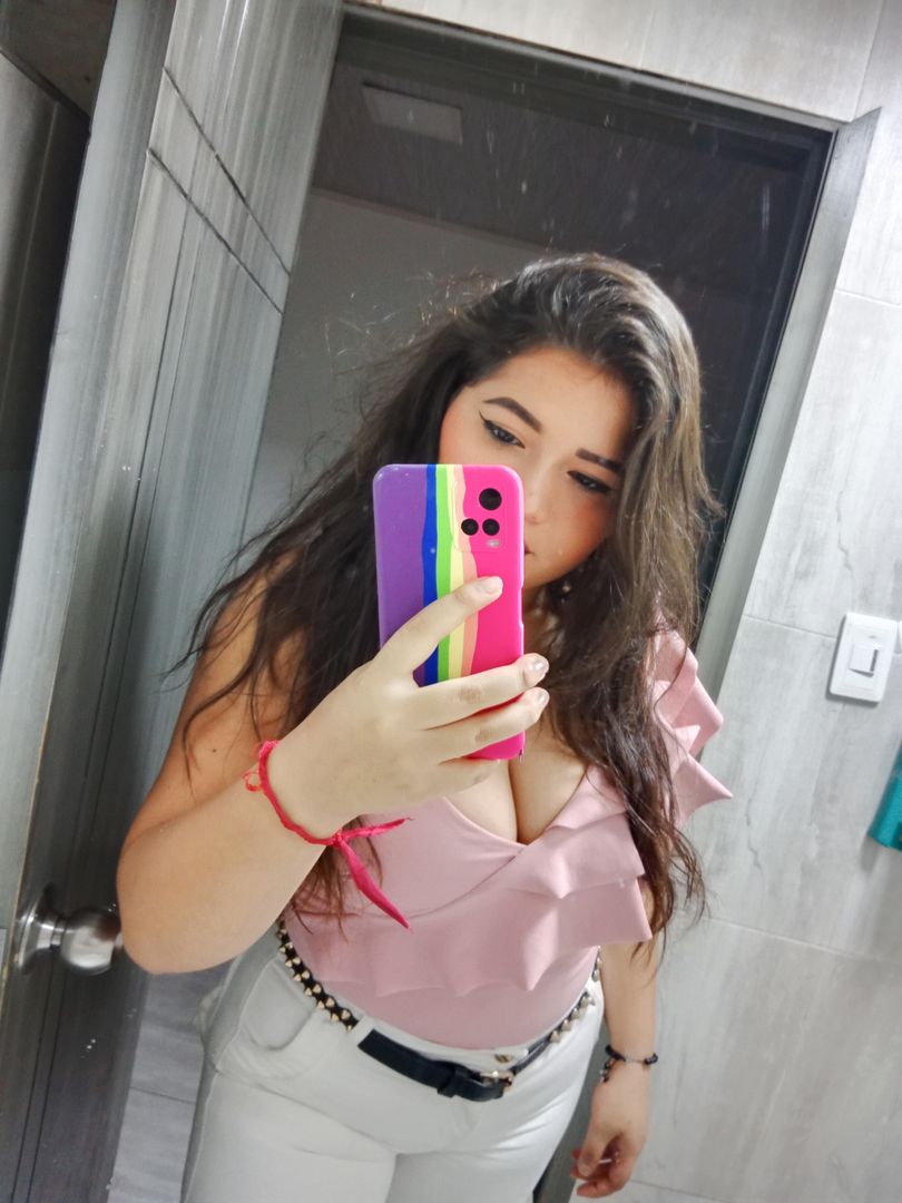 Hola hablame estoy aburrida 😏🥵