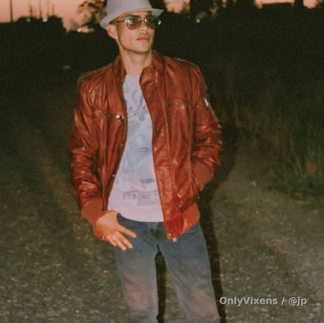 Muy buenos días a mi gente bella ☕😘
