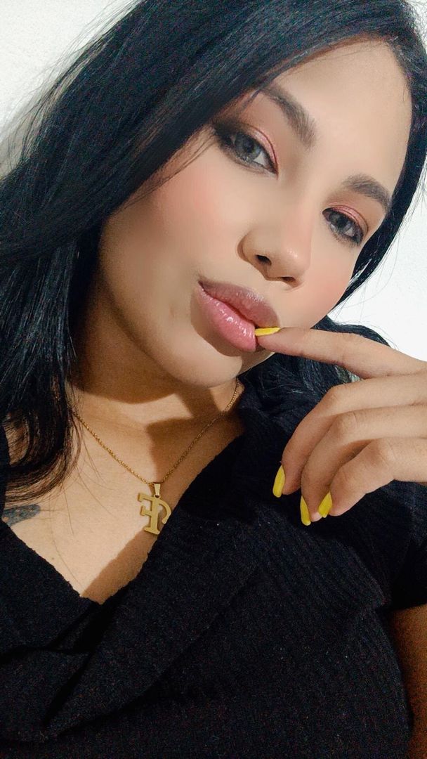 Hey, sígueme y subscribete para más contenido explícito 🔥