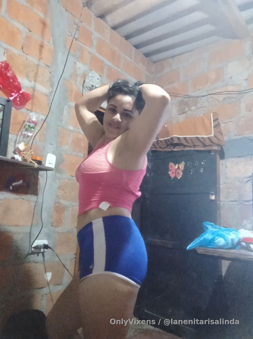 Aquí tienes una amiga para charlar solo escribe y seremos buenos amigos 🥵