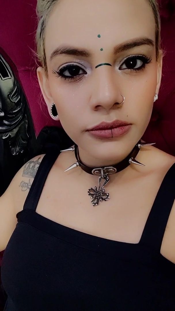 I'm ready to have fun... Tell me your preferences in DM 🥵🙇🏻‍♂️🐷👠👑🔥