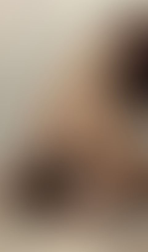 Aqui dandome un poco de placer por mi culo 