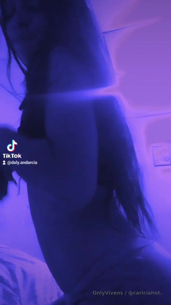 Escribeme para enseñarte como me muevo😏.... No olvides suscribirte mi amor 🥺🔥